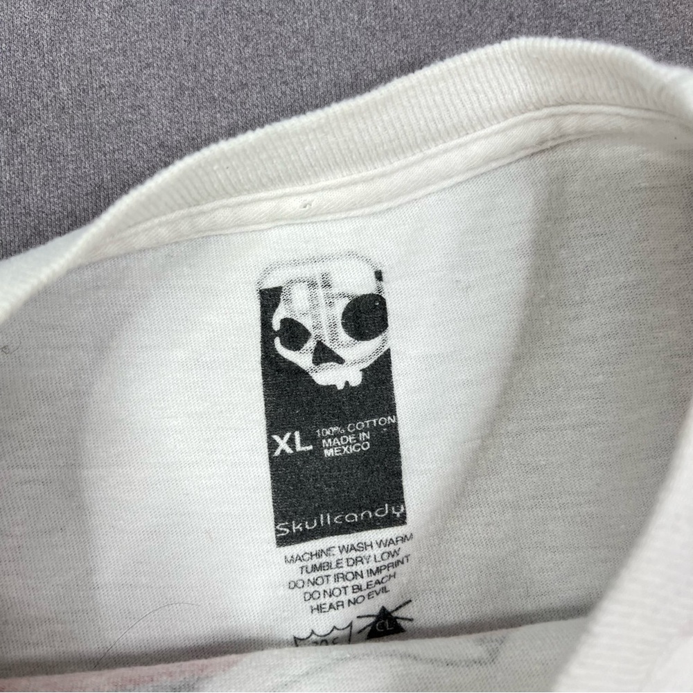 Skull Candy Y2K White Graphic T-Shirt - Picture 3 of 3